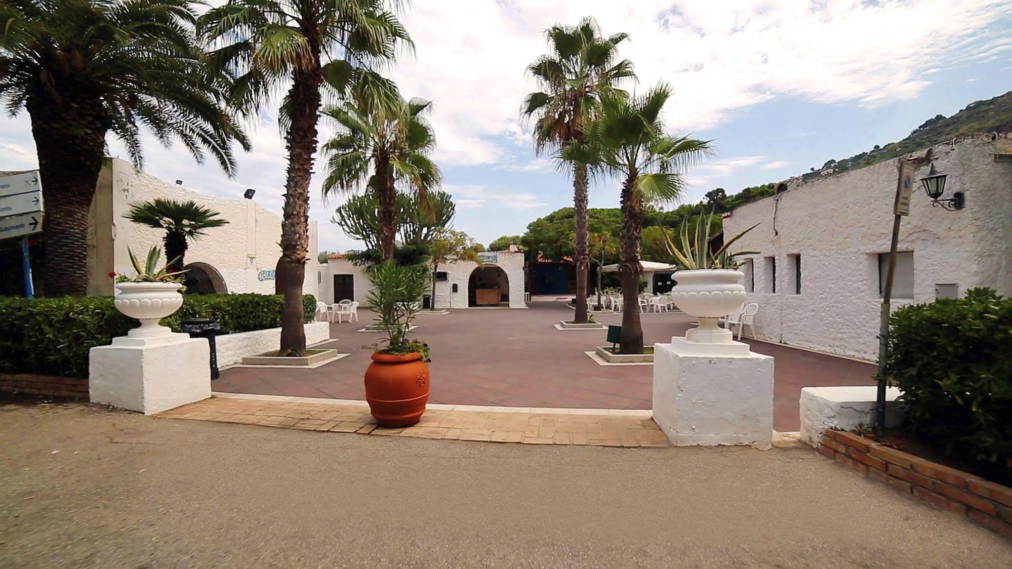 Villaggio Sabbie Bianche 赞布隆内 外观 照片