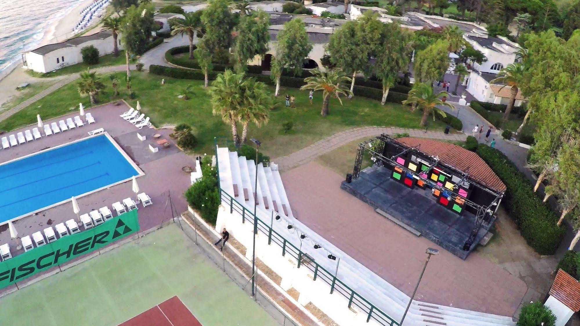 Villaggio Sabbie Bianche 赞布隆内 外观 照片